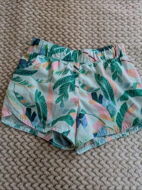 Girl's Old Navy Active Tropical Leaf Print Shorts in Mint, Pink & Coral Size Med